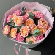 Букет кустовые розы Джульетта и гвоздика 2