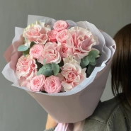 Французские розы и кустовые розы с эвкалиптом 2