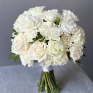 Свадебный букет с розами, эустомой  3