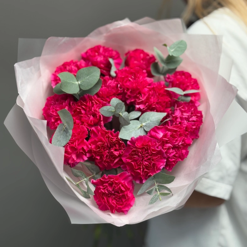 Диантусы яркие сортовые с эвкалиптом 