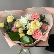 Пышный букет розы, хризантема, гвоздика 3