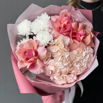 Букет французские розы, гортензия, хризантема