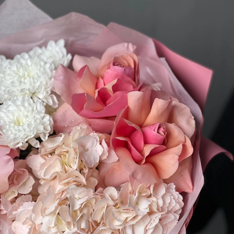 Букет французские розы, гортензия, хризантема