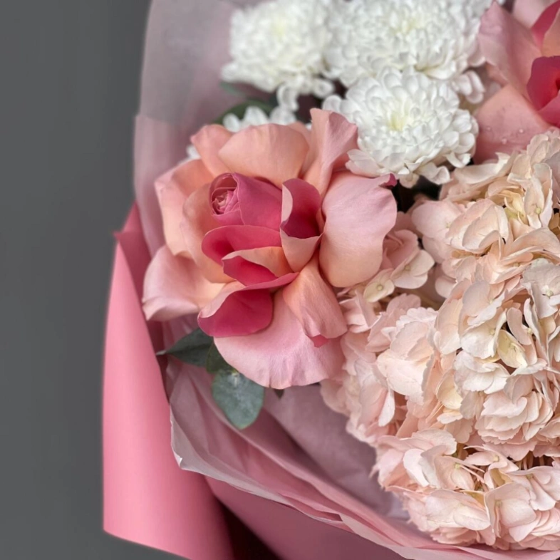 Букет французские розы, гортензия, хризантема