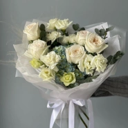 Букет из гортензий, роз и эустомы 1