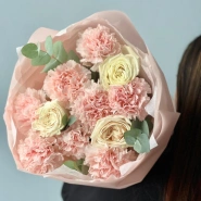 Розы и диантусы розовые 4