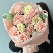 Розы и диантусы розовые 0