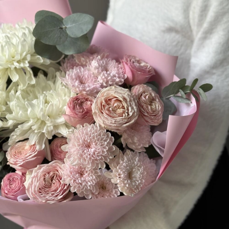 Хризантемы и кустовые пионовидные розы