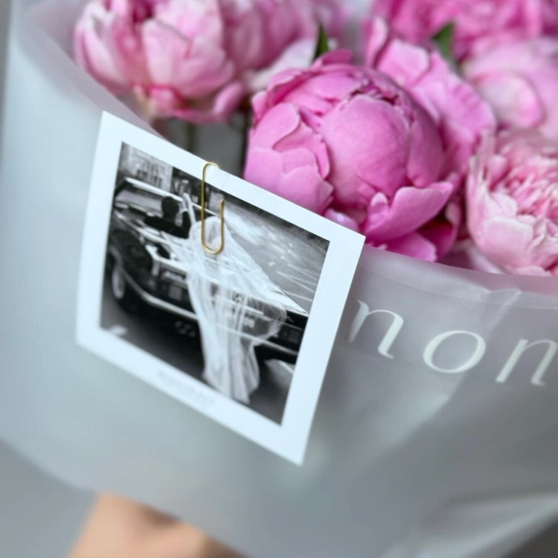 7 пионов Сара Бернар