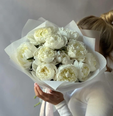 Монобукет Белые Пионы