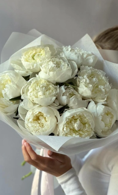 Монобукет Белые Пионы