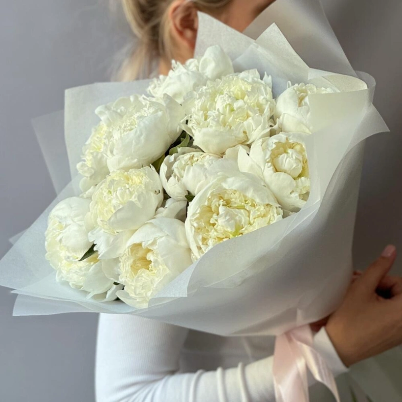 Монобукет Белые Пионы
