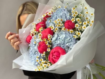 🔥Букет с пионами Coral, гортензией и ромашкой 🌺