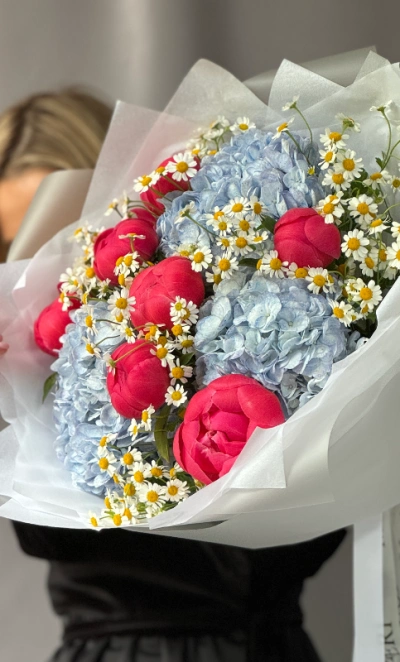 🔥Букет с пионами Coral, гортензией и ромашкой 🌺