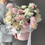 Нежная коробка с пионами 4