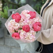 Пионы и гортензии «Очарование» 2