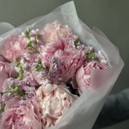 Букет «Пионолла 3.0» | пион Сара Бернар - маттиола (ароматный сезонный букет) 4