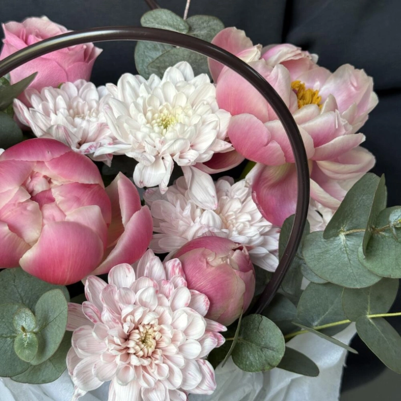 Сумочка «Пиономания» | пион Корал Шарм - эвкалипт - Роза Кения розовая