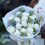 Букет «Пиокси 2.0» | белые пионы 17 - незабудки 1