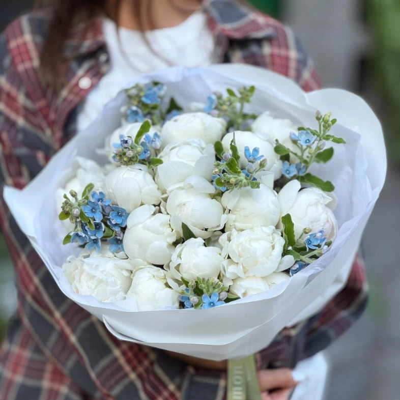 Букет «Пиокси 2.0» | белые пионы 17 - незабудки