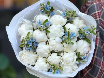Букет «Пиокси 2.0» | белые пионы 17 - незабудки