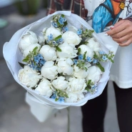 Букет «Пиокси 2.0» | белые пионы 17 - незабудки 2