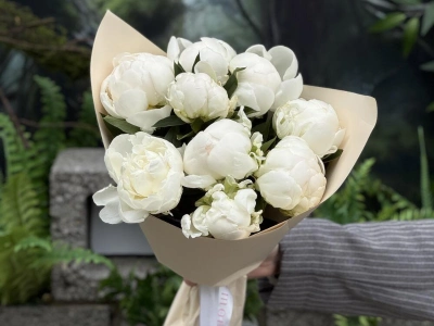 Белоснежные пионы 9