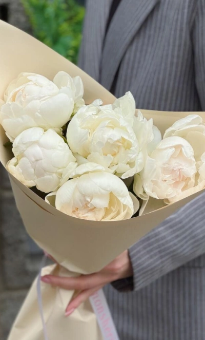 Белоснежные пионы 5