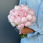 Свадебный букет из пионов 0