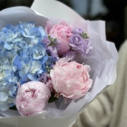 Букет «А это облачко на что похоже?» | пион Сара Бернар - гортензия - маттиола 4