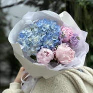Букет «А это облачко на что похоже?» | пион Сара Бернар - гортензия - маттиола 1