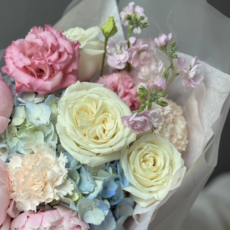 Нежный шикарный букет с пионами