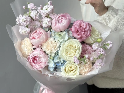 Нежный шикарный букет с пионами