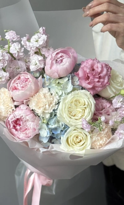 Нежный шикарный букет с пионами