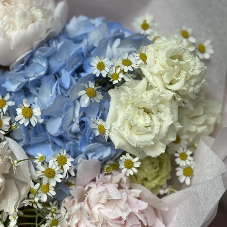 Букет «Полярная звезда» | гортензия - пионы - ромашка - эустома