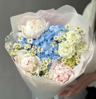 Букет «Полярная звезда» | гортензия - пионы - ромашка - эустома