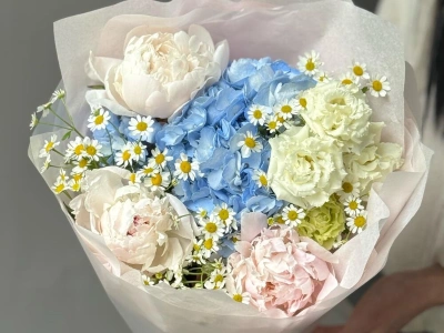 Букет «Полярная звезда» | гортензия - пионы - ромашка - эустома