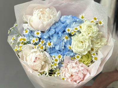 Букет «Полярная звезда» | гортензия - пионы - ромашка - эустома