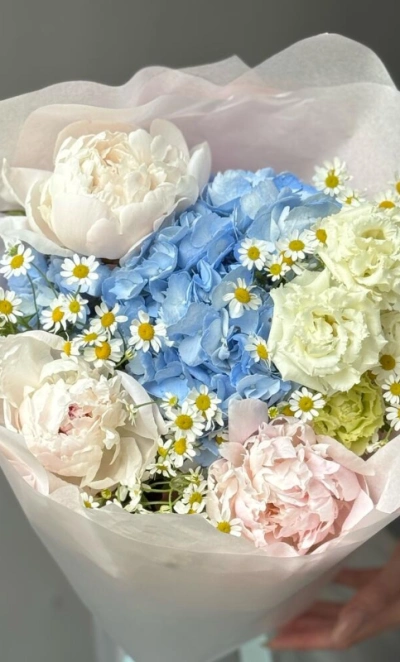 Букет «Полярная звезда» | гортензия - пионы - ромашка - эустома