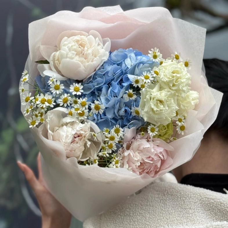 Букет «Полярная звезда» | гортензия - пионы - ромашка - эустома