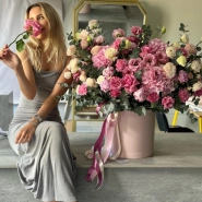 Авторская композиция в шляпной коробке WOW 1