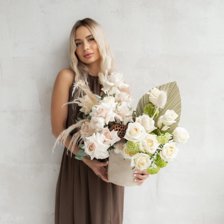 Авторская композиция с розами