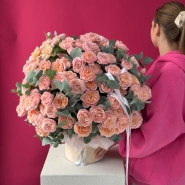 Моно-коробка из пионовидных роз Джульетта 2