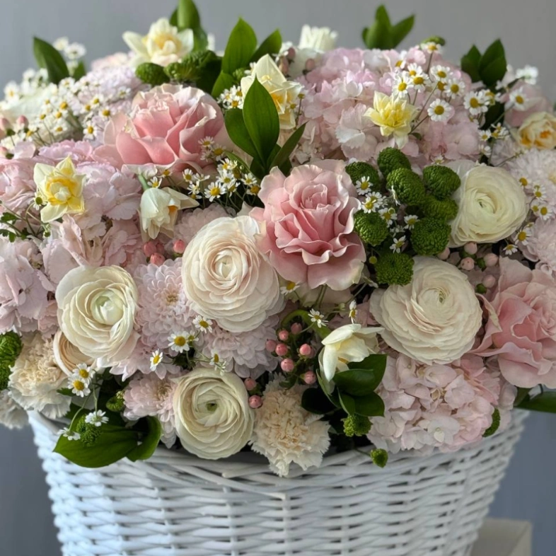 Корзина цветов «Нежная»