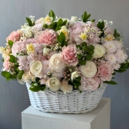 Корзина цветов «Нежная» 4