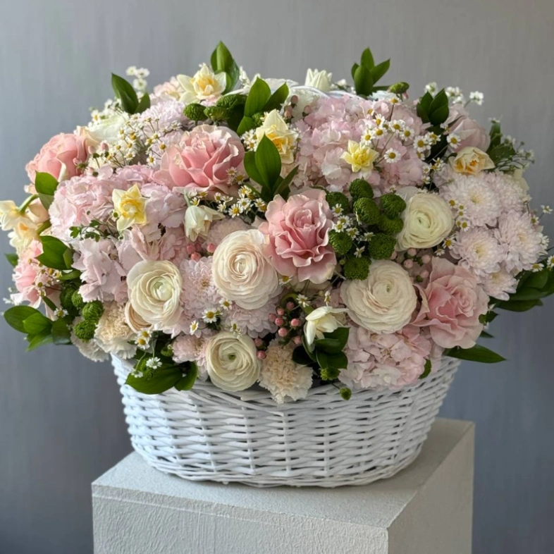 Корзина цветов «Нежная»