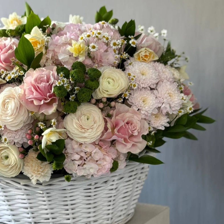 Корзина цветов «Нежная»