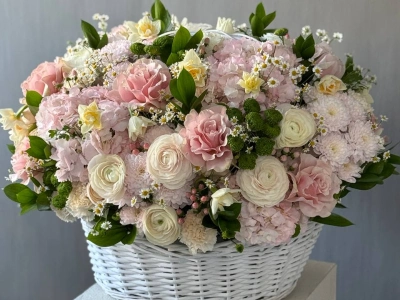 Корзина цветов «Нежная»
