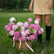 Корзина с пионами 65 «Роскошь сада» 1