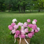 Корзина с пионами 65 «Роскошь сада» 2